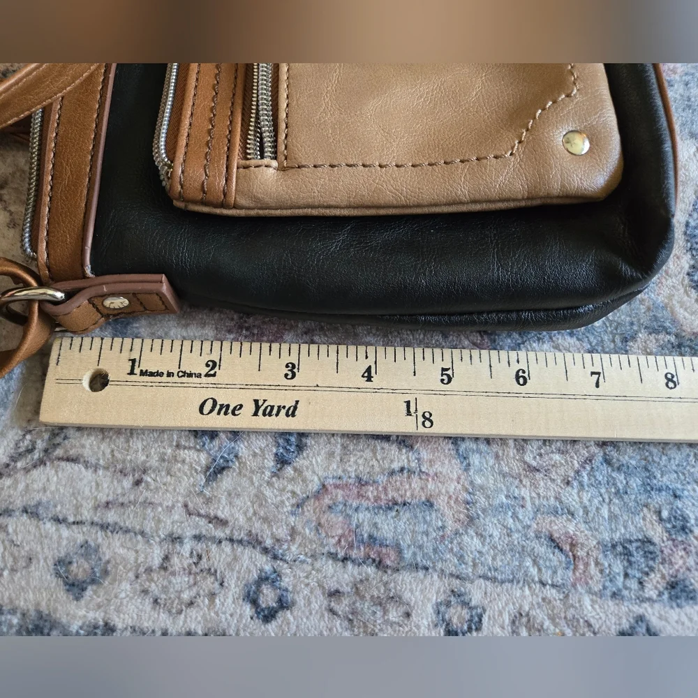 Relic Women's Tan and Black Crossbody Bag Casual - Picture 3 of 9